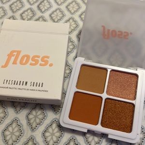 Floss Eyeshadow palette Just Peachy